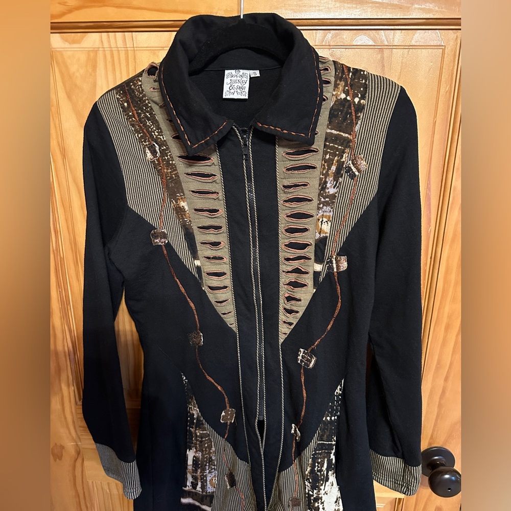Parsley & Sage Artistic Black and Brown Blazer